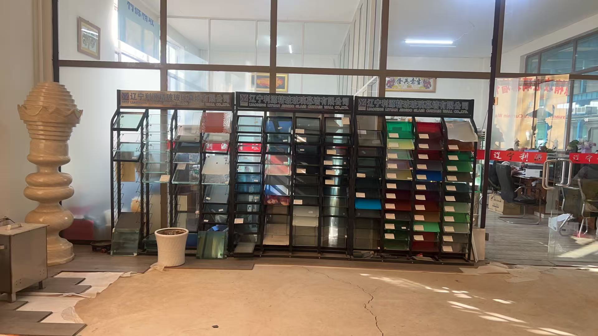 信阳市工程玻璃批量采购夹层夹丝玻璃 - 方案